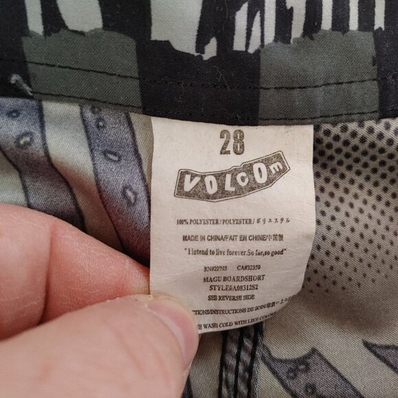 Volcom Men's Board Shorts Size 28 Gray White Black Patterned Polyester Swim Shor - Picture 2 of 3